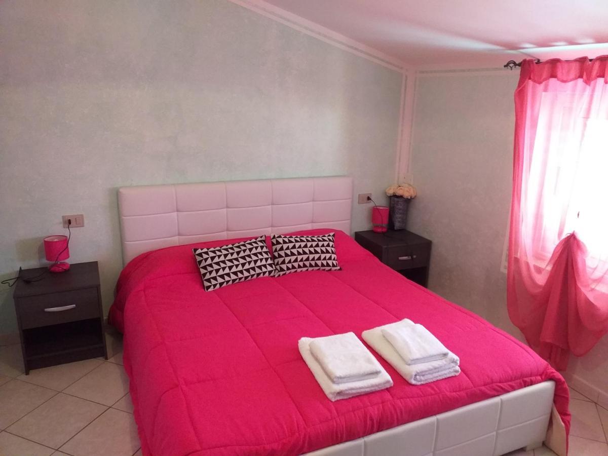 B&B Il Girasole SantʼAnna Arresi Buitenkant foto