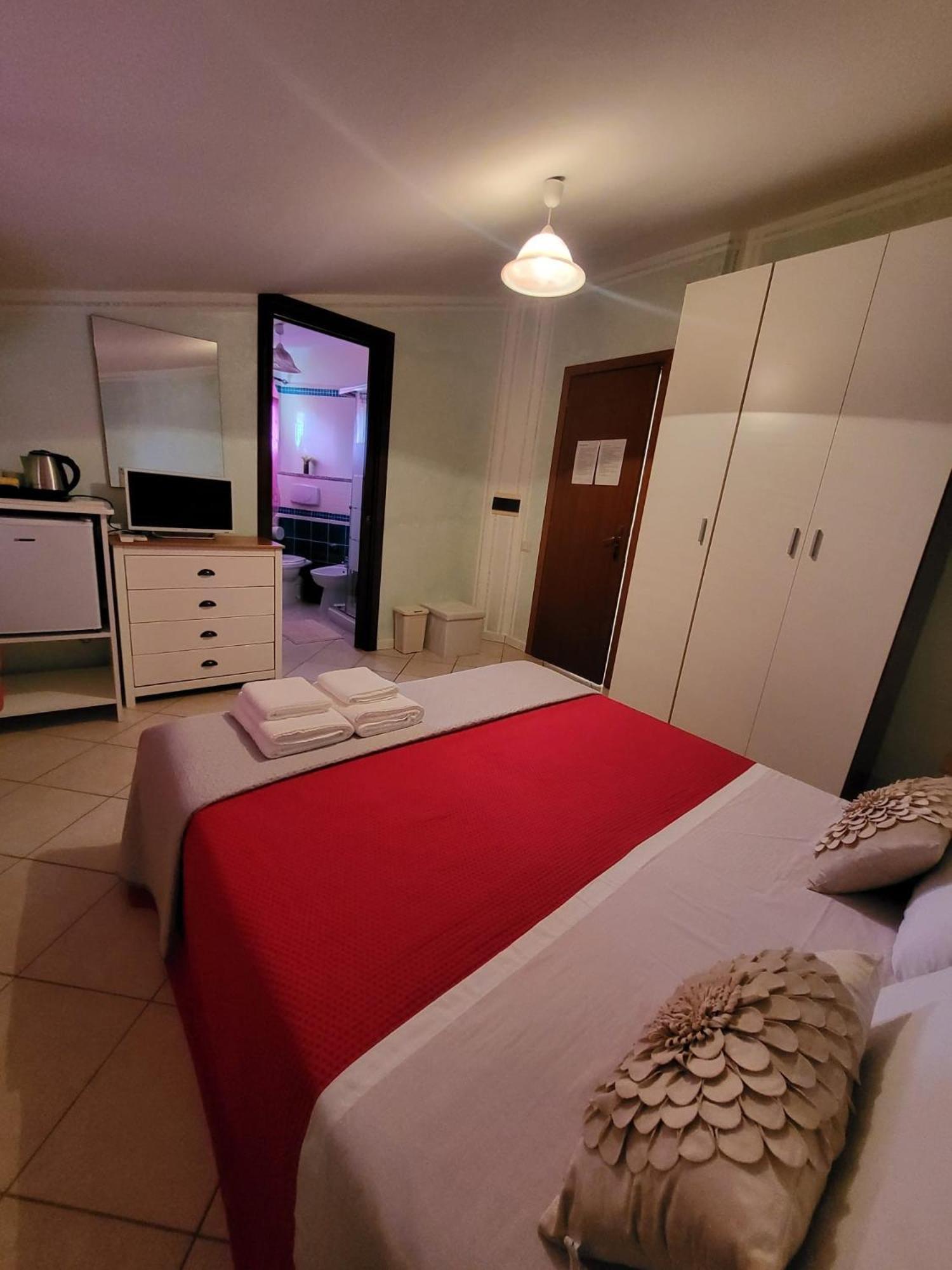 B&B Il Girasole SantʼAnna Arresi Buitenkant foto
